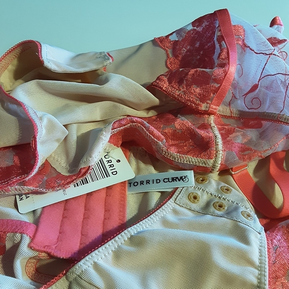 🔥Host Pick🔥Torrid  body suit - Picture 7 of 9